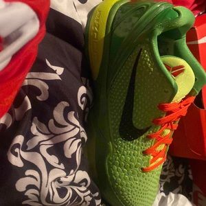 Kobe grinches zoom